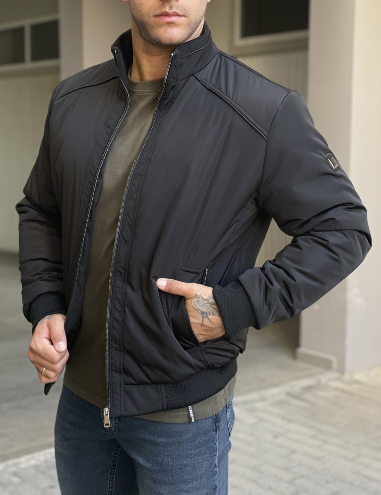 Ανδρικό μαύρο μπουφάν με γιακά και λάστιχο HM480930 φωτογραφία